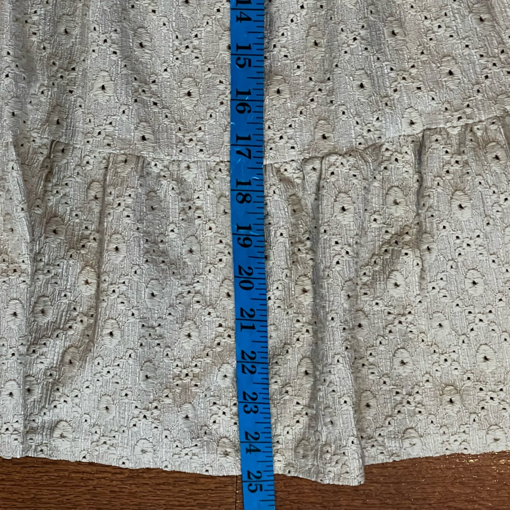 Zoya Beige Eyelet Ruffle Skirt Elastic Waist Fully Lined Women’s 4 Preowned - Picture 5 of 7